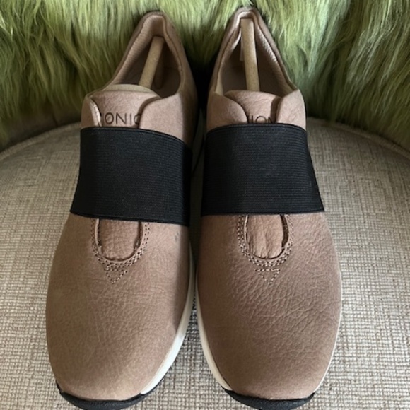 Vionic Codie Sneaker -  Taupe Sz 7 - Picture 2 of 5